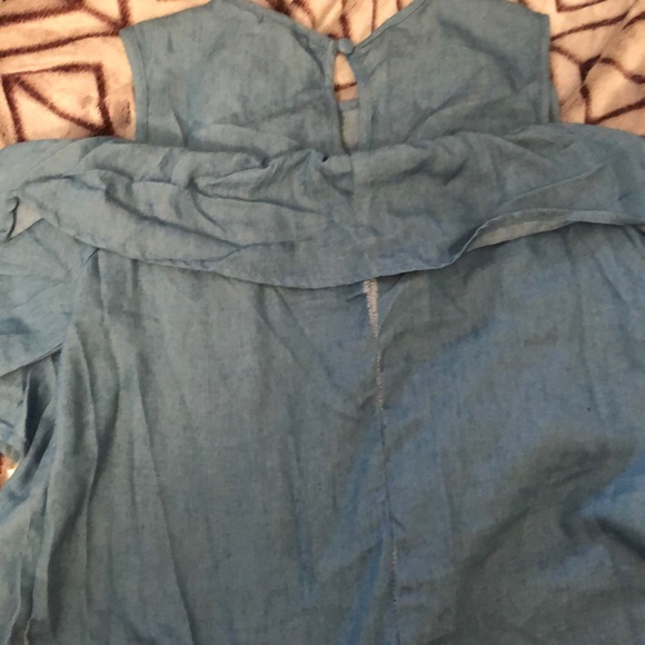 Cute denim-like open shoulder shirt - Picture 3 of 4